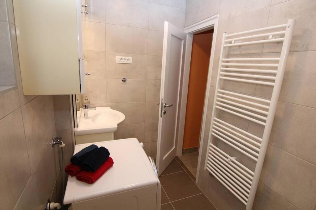Fast Friend - Cozy Apartment In The Center With Private Garage Rijeka Dış mekan fotoğraf